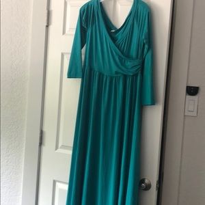 Green maternity dress